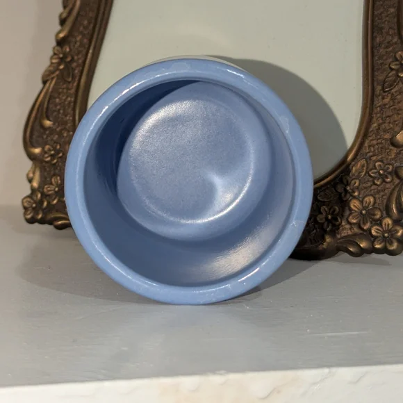 La Fermiere x Keith Herring Periwinkle Glazed Ceramic Yogurt Jar - Picture 5 of 6